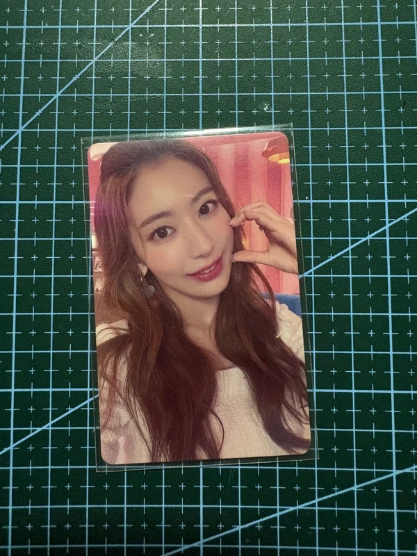 FEARLESS (Japanese ver.) PHOTO CARD