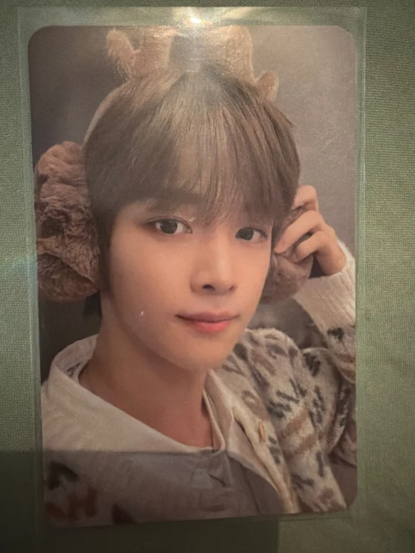 2022 PINK CHRISTMAS PHOTO CARD RANDOM PACK