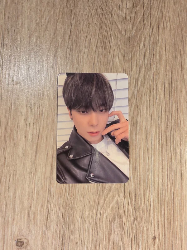 LOVE ME LIKE MAKESTAR