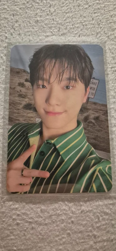 SEVENTEEN 2025 SEASON'S GREETINGS