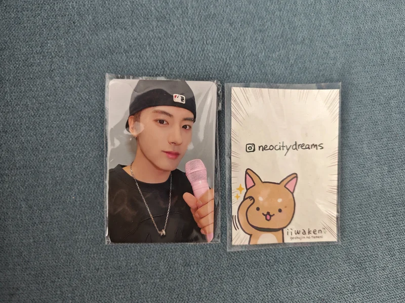 THE BOYZ 2ND WORLD TOUR : ZENERATION ACRYLIC MICROPHONE KEY RING