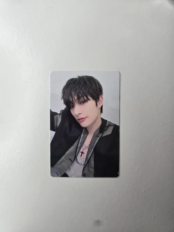 GOLDEN HOUR : Part.1 hello82