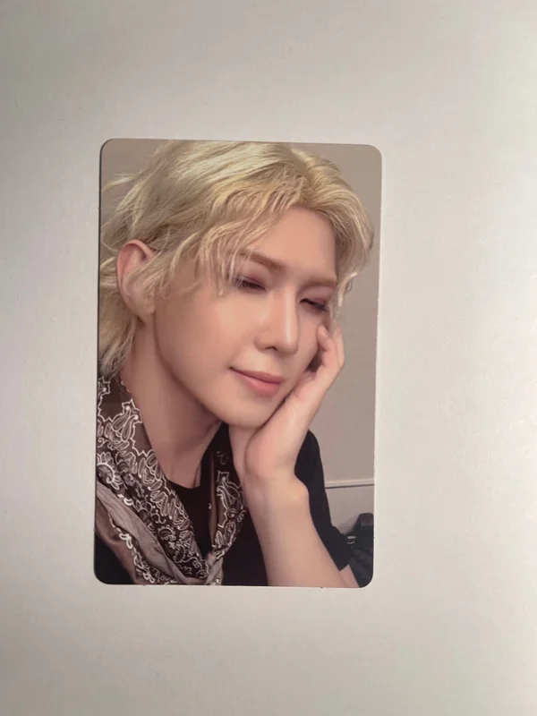 ATEEZ 7TH ANNIVERSARY OFFICIAL POP-UP '8ROOM' RANDOM PHOTOCARD PACK ver.B