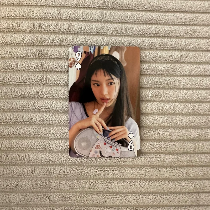 NewJeans 2023 SEASONS GREETINGS