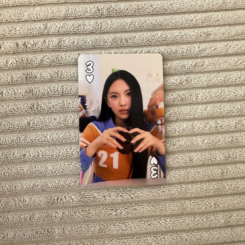 NewJeans 2023 SEASONS GREETINGS