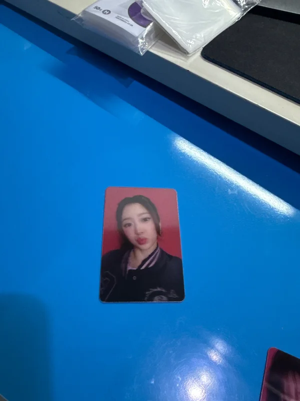 LE SSERAFIM VR CONCERT:INVITATION Lenticular Photocard Pack