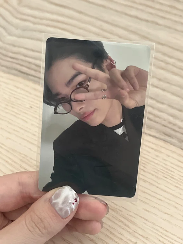 Niki tw(EN-)ty years old