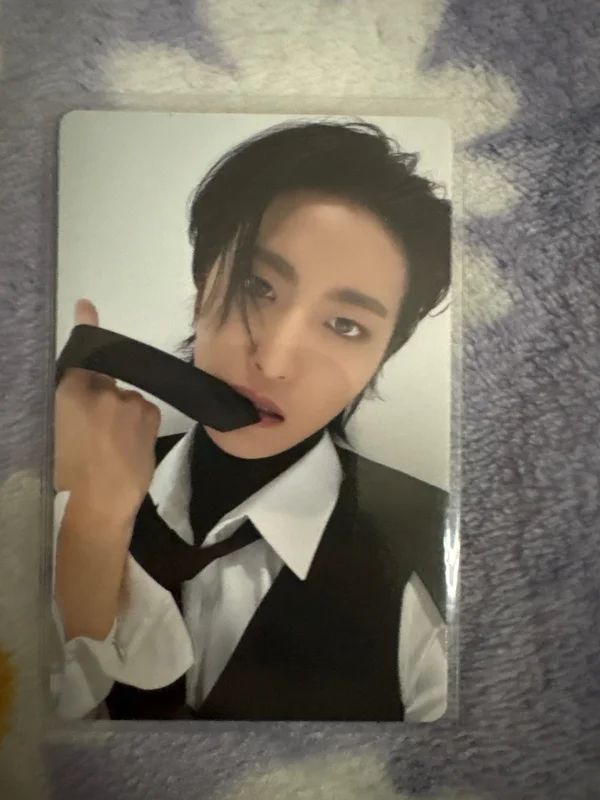 GOLDEN HOUR : Part.1 Target Exclusive