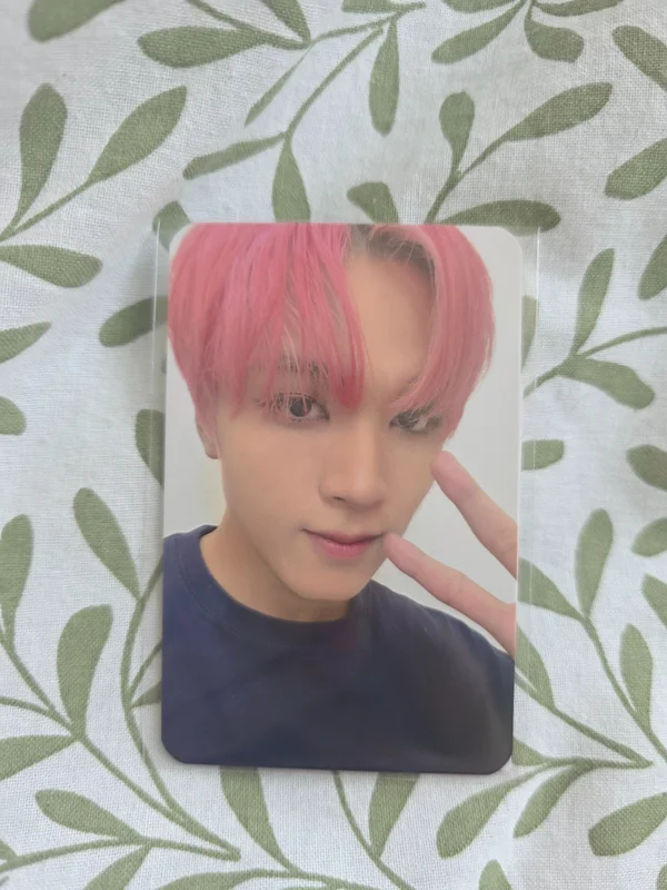 2 Baddies Photobook Ver. MU-MO SHOP