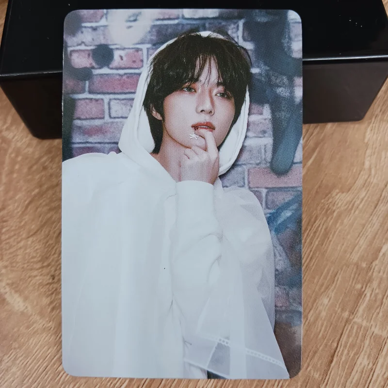 TOMORROW X TOGETHER JAPAN POP-UP STORE 2024 RANDOM PHOTO CARD