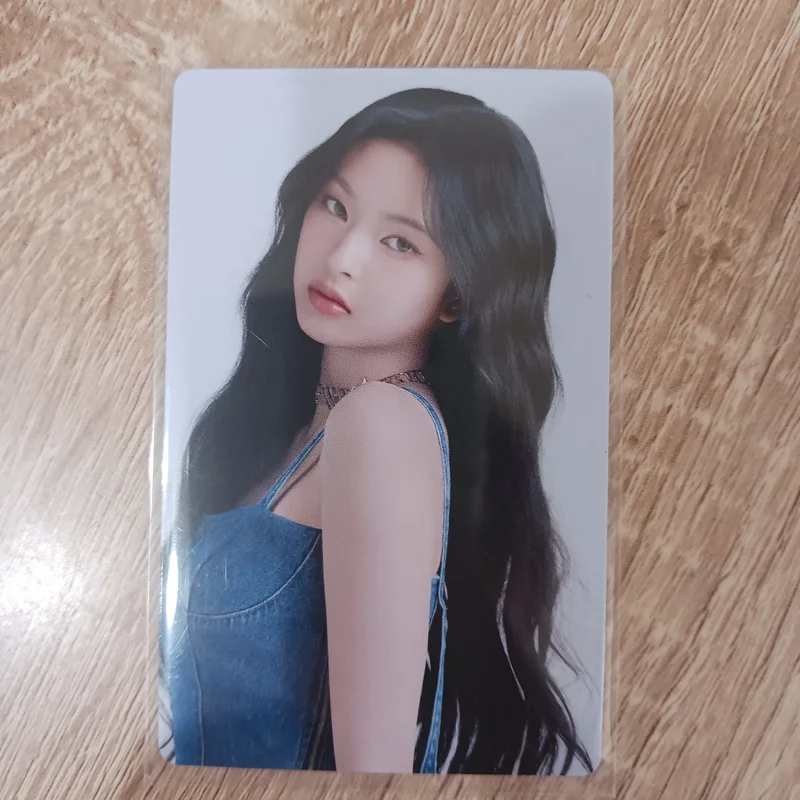 2025 BABYMONSTER 1st WORLD TOUR HELLO MONSTERS IN JAPAN RANDOM TRADING CARD [A]