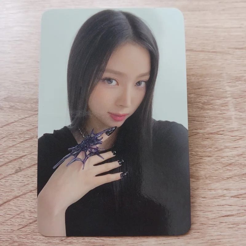MY EYES OPEN VVIDE OFFICIAL POP-UP RANDOM TRADING PHOTOCARD