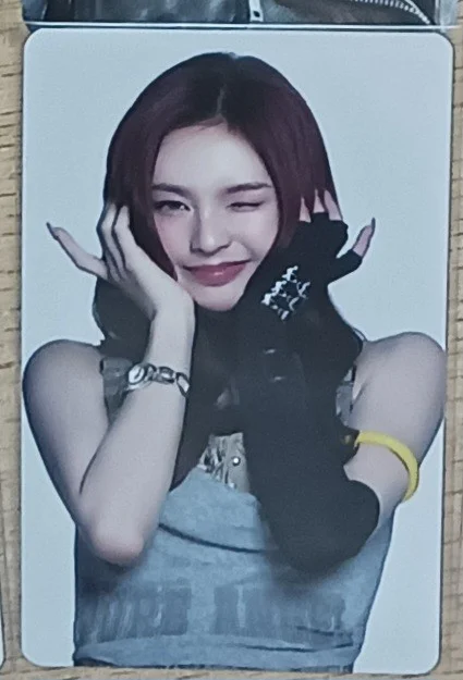 2026-27 BABYMONSTER WORLD TOUR [(CHOOM)] IN JAPAN RANDOM TRADING CARD [A]