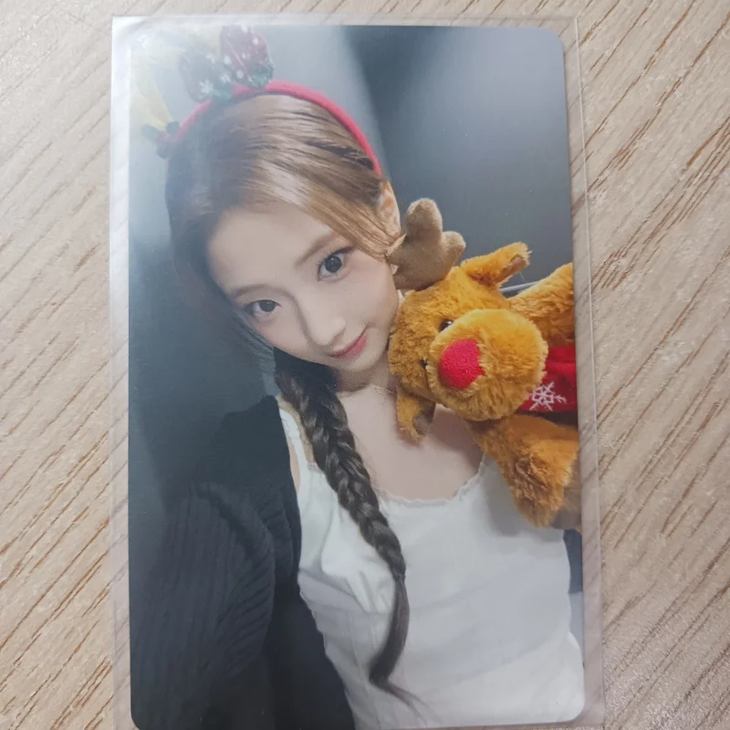 RANDOM TRADING CARD [CHRISTMAS SELFIE]