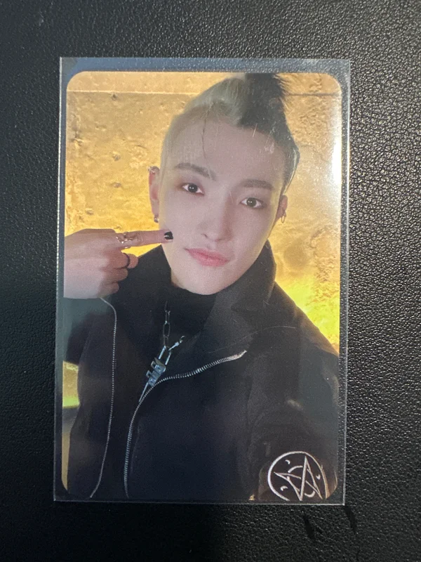 THE WORLD EP.1 : MOVEMENT DIGIPAK VER. hello82