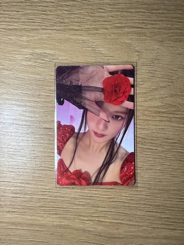 JISOO [ME] PHOTOBOOK [SPECIAL EDITION]