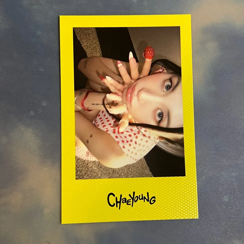 THIS IS FOR POLAROID ver. IS ver. Chaeyoung