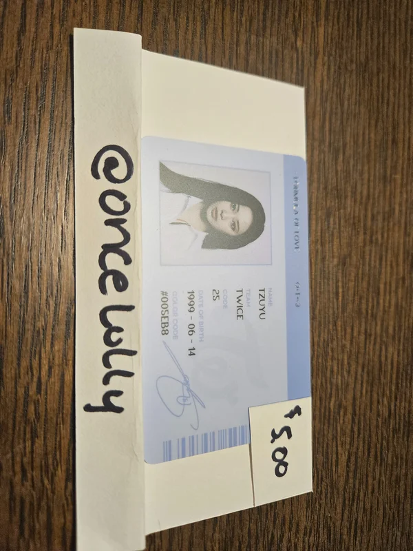 Formula of Love: SCIENTIST ID CARD (Tzuyu)