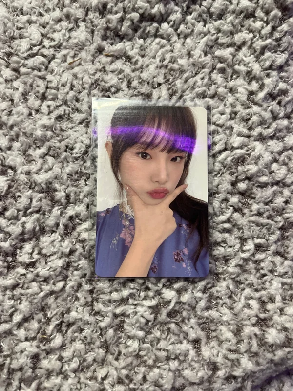 CHOI YENA IZ*ONE HEART*IZ Violeta ver