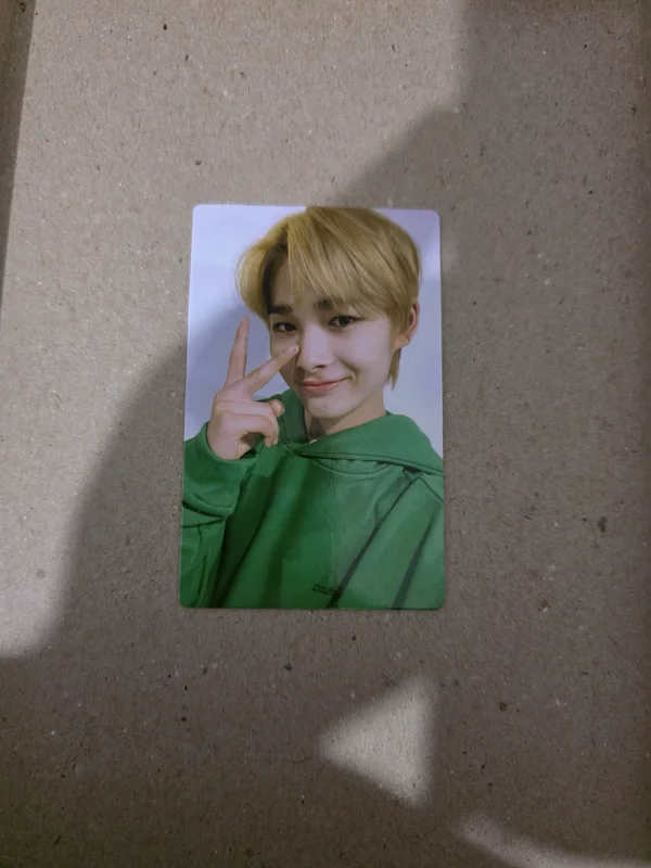 Lightstick Ver. 1 Photocard