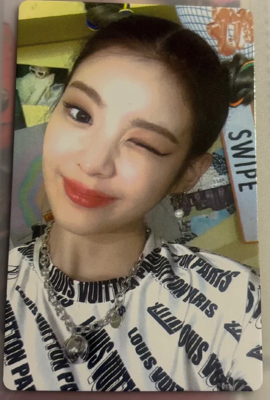 Lia crazy in love photocard