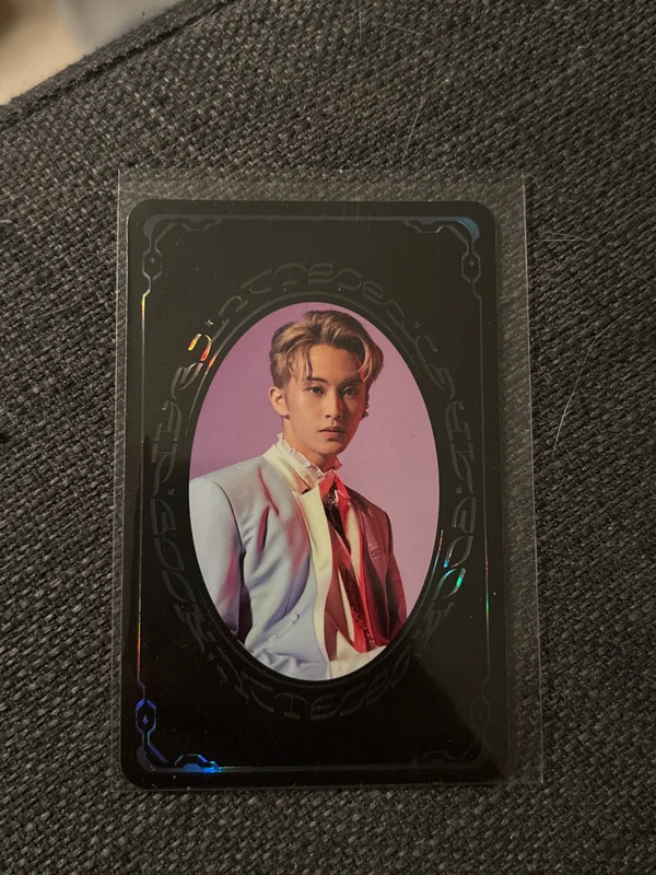 RESONANCE Pt.1 YEARBOOK CARD