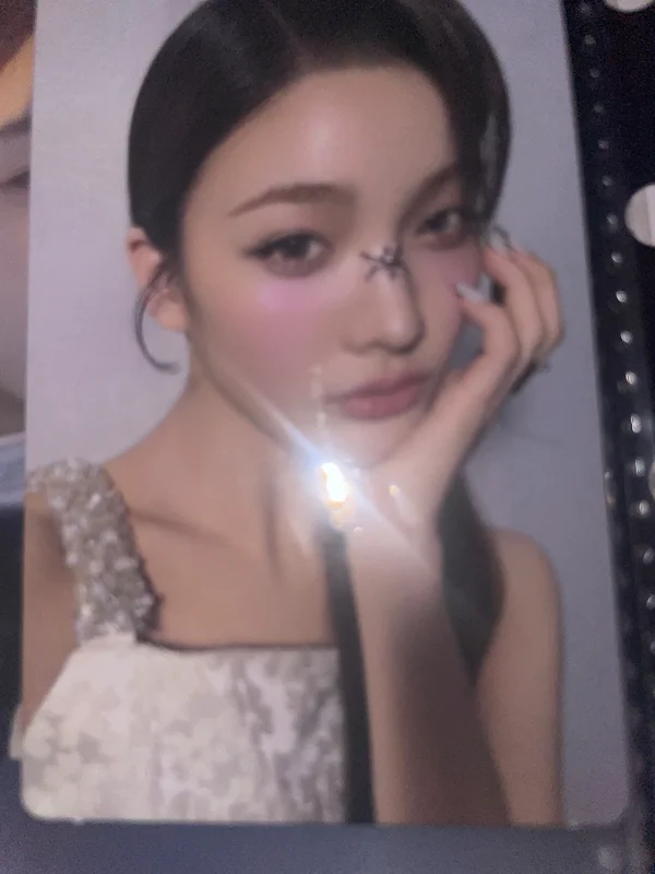 bomb GLLIT ver. WEVERSE JAPAN