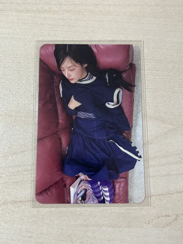 NewJeans 2025 SEASON'S GREETINGS