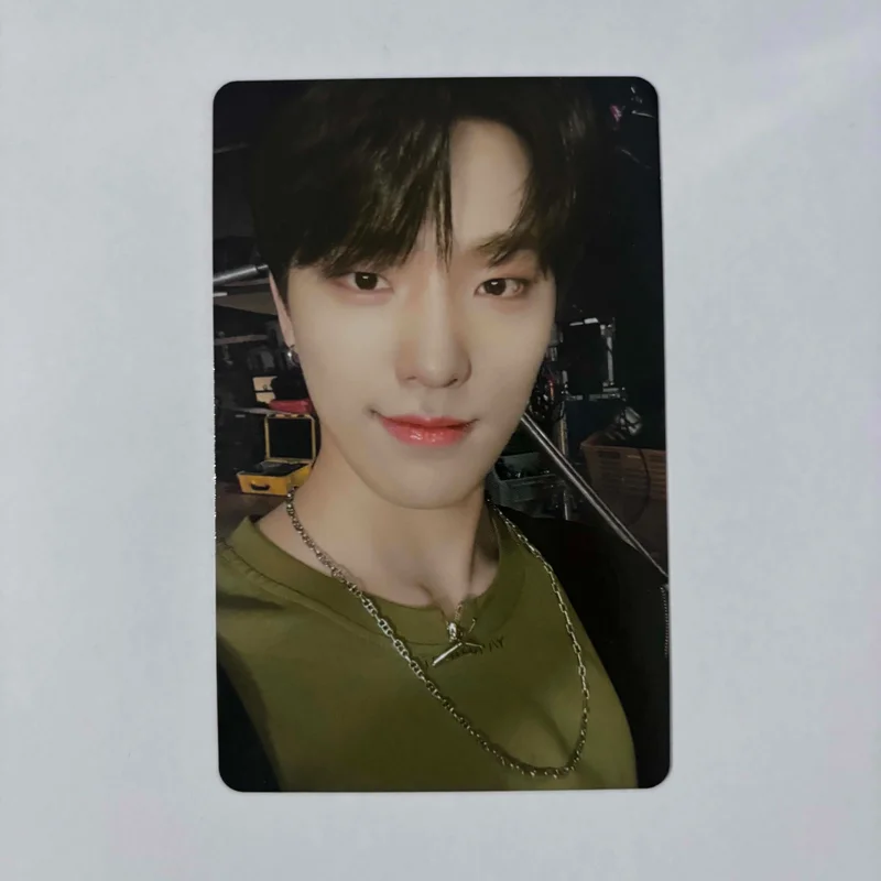 2022 SEVENTEEN in CARAT LAND MEMORY BOOK+ DIGITAL CODE
