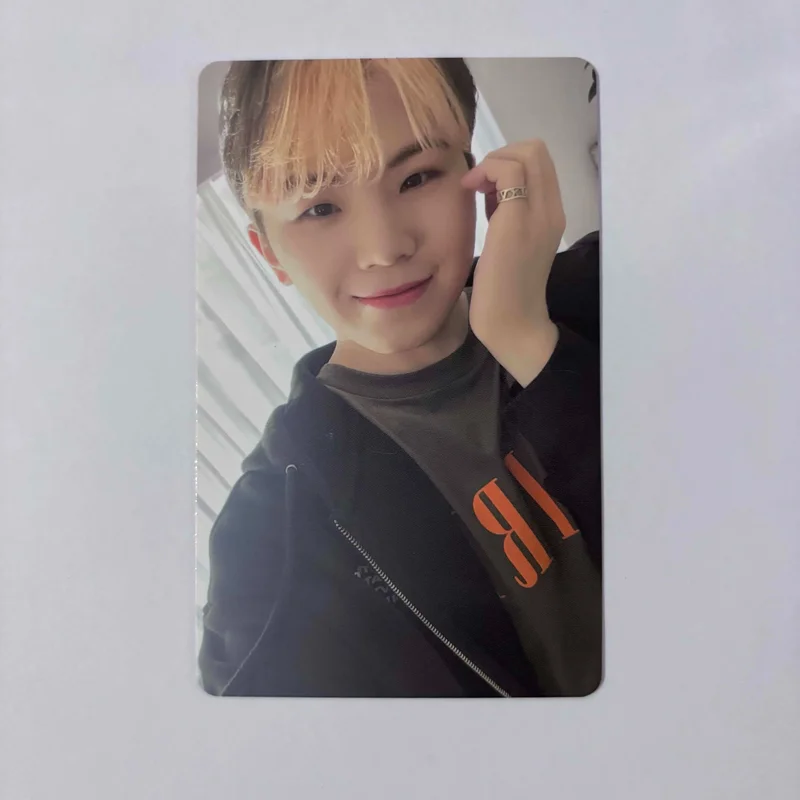 2022 SEVENTEEN in CARAT LAND MEMORY BOOK+ DIGITAL CODE
