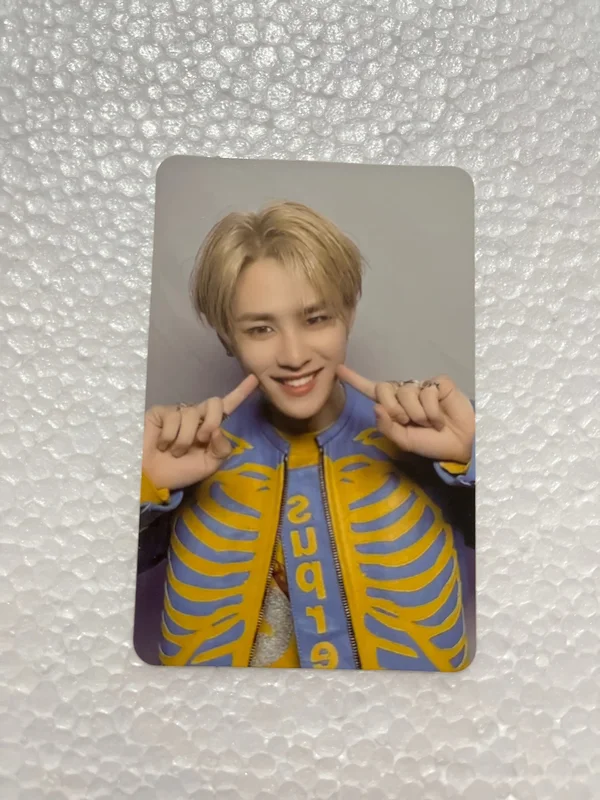 Kick Back AR PHOTO CARD