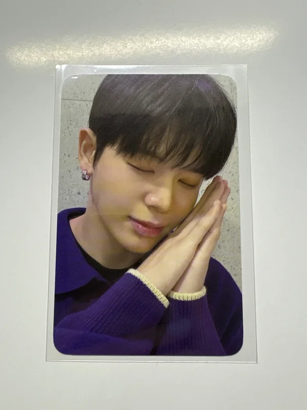 EVNNE Photo Exhibition [INTO THE LIGHT] PHOTOBOOK EVERLINE