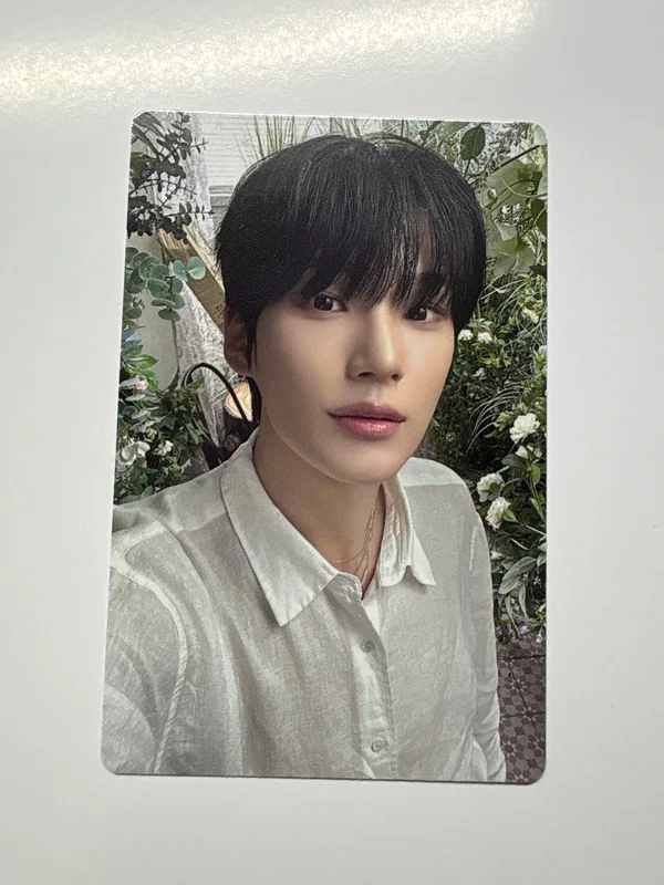 EVNNE Photo Exhibition [INTO THE LIGHT] PHOTOBOOK