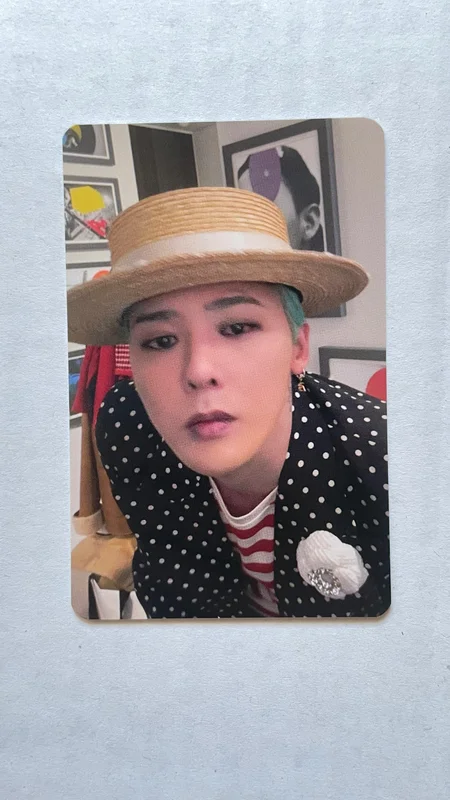 G-DRAGON 2025 WORLD TOUR [bermensch] PHOTOCARD PACK
