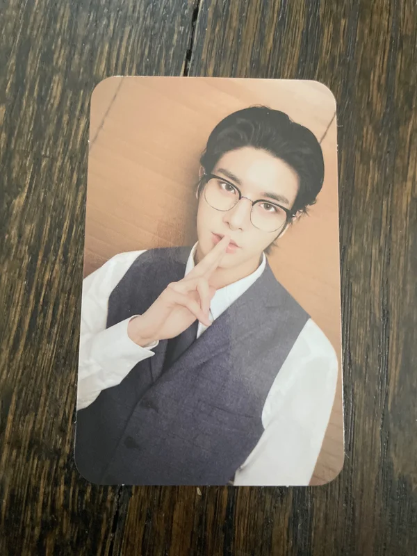 DARK MOON SPECIAL ALBUM 'MEMORABILIA' Moon ver.