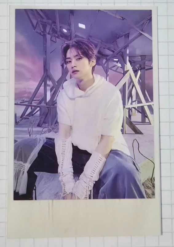 ROCK-STAR lee know