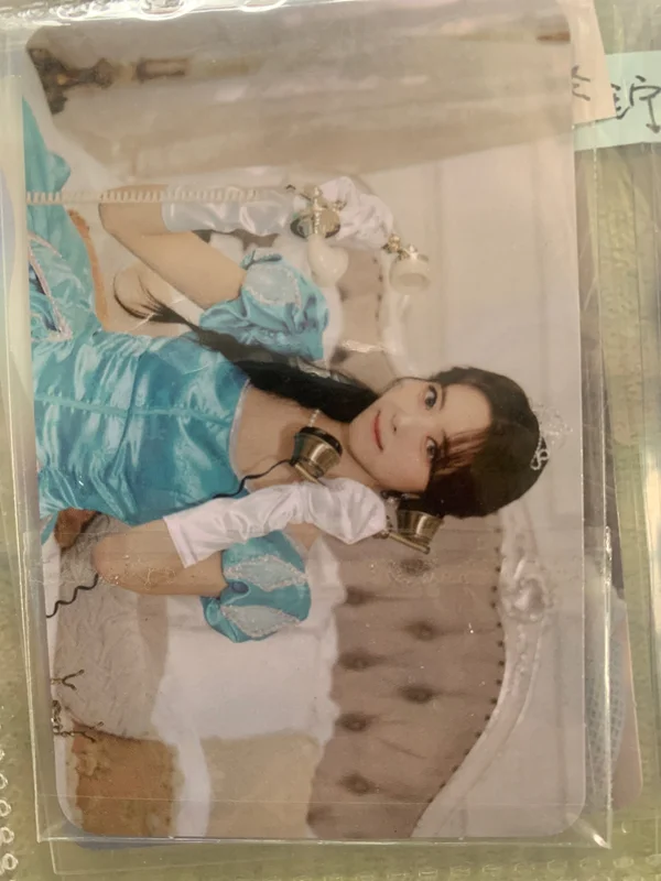 ITZY The 2nd Fan Meeting "To Wonder World" Trading Card