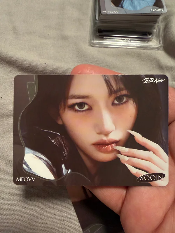 MEOVV TELECA COLLECTION CARD BASE