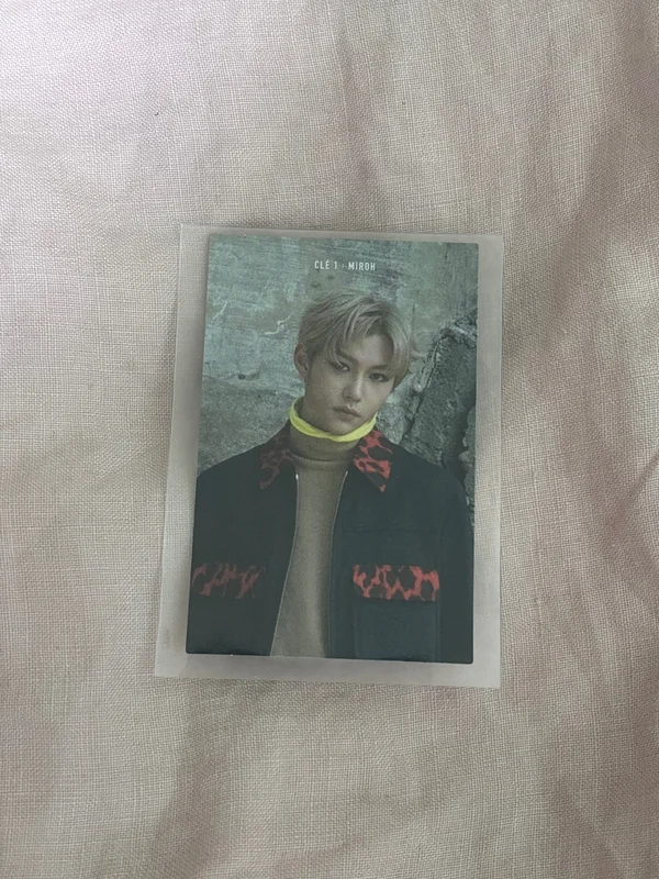 Pocamarket, Stray Kids FELIX Clé 1 : MIROH LIMITED ver. K-pop