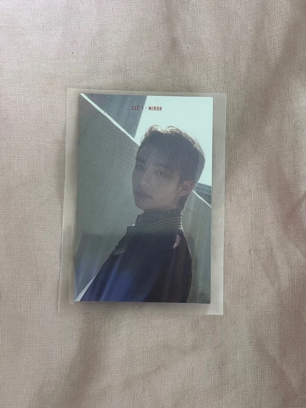 Pocamarket, Stray Kids HYUNJIN Clé 1 : MIROH LIMITED ver. K-pop
