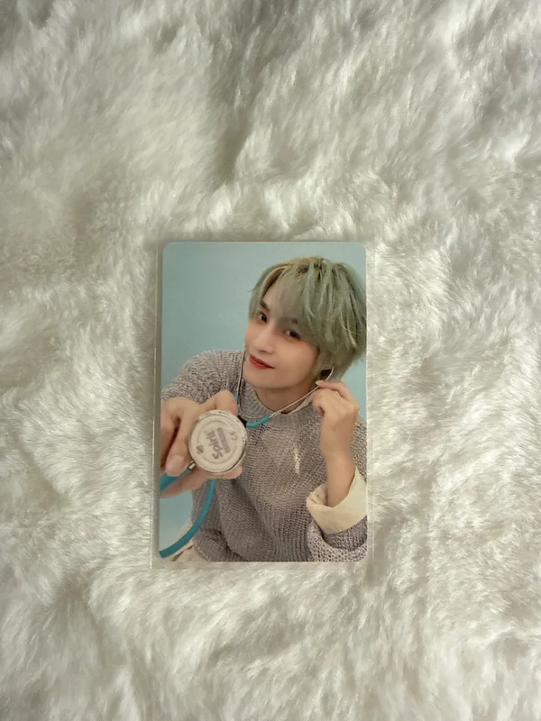 2025 SEASON'S GREETINGS RANDOM TRADING CARD [A ver.]