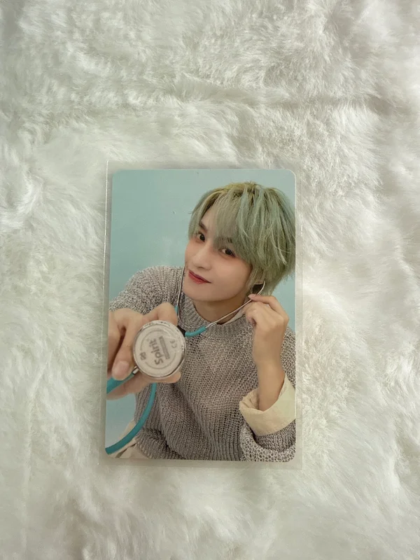 2025 SEASON'S GREETINGS RANDOM TRADING CARD [A ver.]