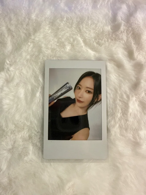 2023 LE SSERAFIM TOUR FLAME RISES IN JAPAN INSTANT PHOTO CARD