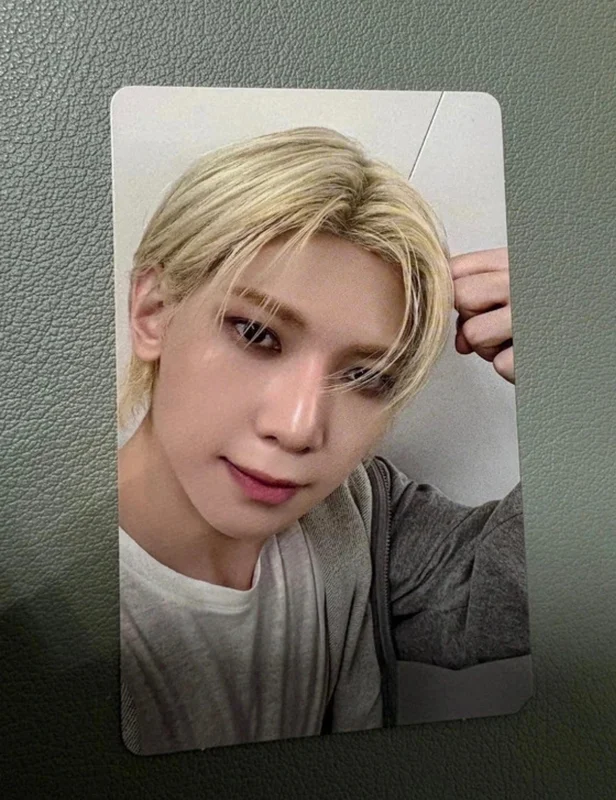 ATEEZ 7TH ANNIVERSARY OFFICIAL POP-UP '8ROOM' RANDOM PHOTOCARD PACK ver.A