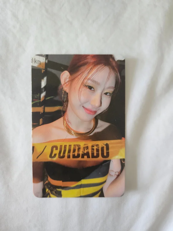 ITZY CHAERYEONG GUESS WHO PC