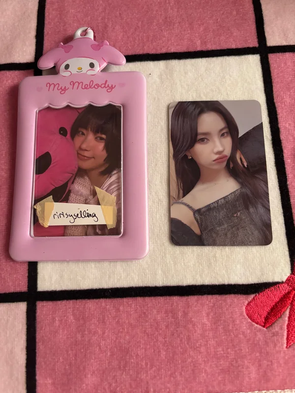 soyeon FRANK BURGER exclusive