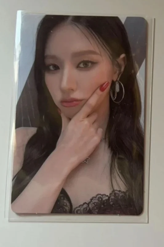 I-DLE Miyeon I Feel Weverse POB