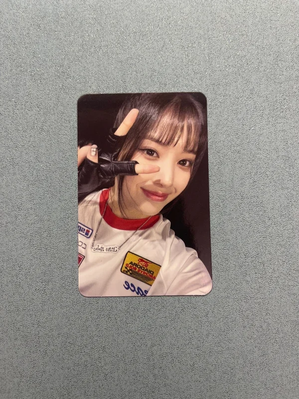 NMIXX Fe3O4 countingstars 中華 限定 特典 ジウ NMIXX JIWOO 'Fe3O4: BREAK Target Exclusive' Photocard | Sold by