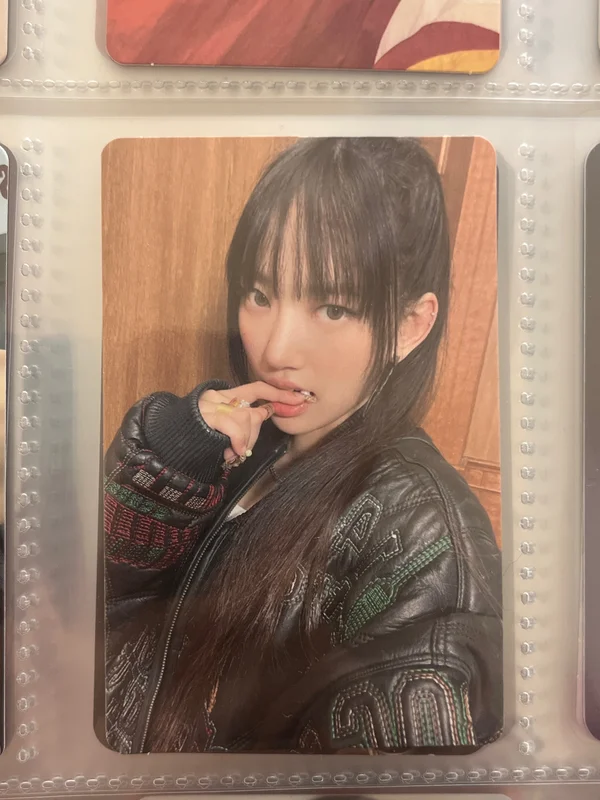 MEOVV SOOIN 'MY EYES OPEN VVIDE OFFICIAL POP-UP REWARD' Photocard
