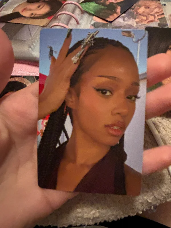 OFFICIAL KATSYE LIGHT STICK (MANON)